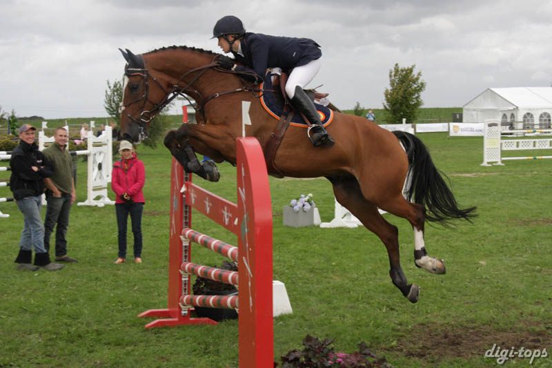 20080828_133232_0175 Kristin Nyberg Credenca Z