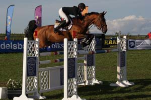 20080829_175006_1398 Victoria Almgren Red Midt Ight