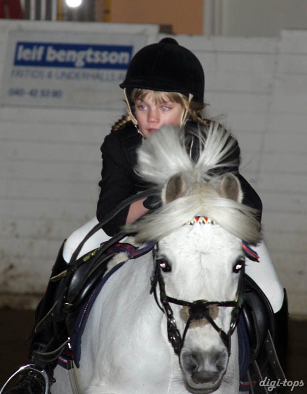 20090308_124114_0034 julia dahnelius yatsy II