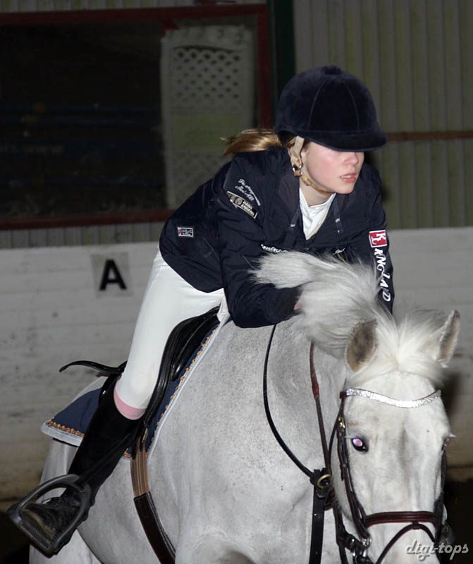 20090307_183414_0151 julia nyberg miss solo